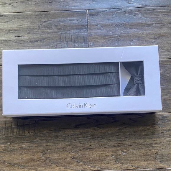 Calvin Klein Black Bow Tie and Cummerbund Set - Picture 1 of 4
